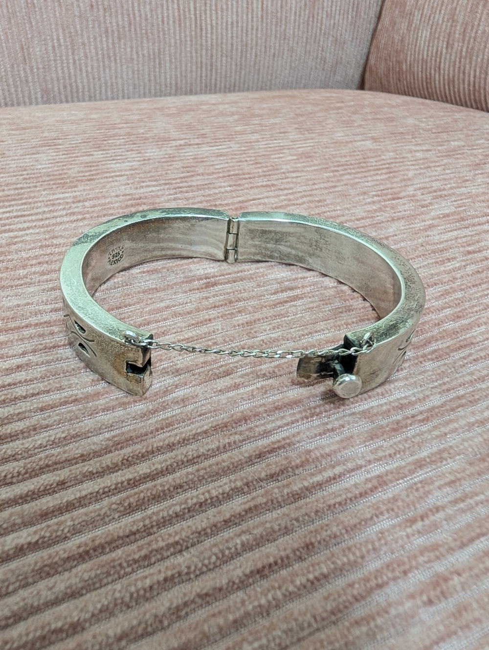 Taxco Mexico Sterling Silver Hinged Bangle Bracelet - Picture 7 of 10
